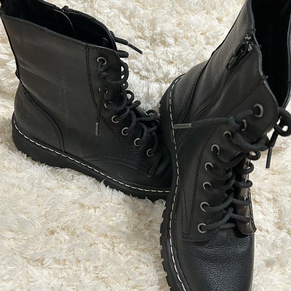 ๐ฅCาาOาาMาาBาาAาาTาา าBาาOาาOาาTาาSาา ๐ฅ - Picture 1 of 7